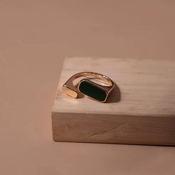 Vintage Design Gold Plated Enamel Ring - Image 3