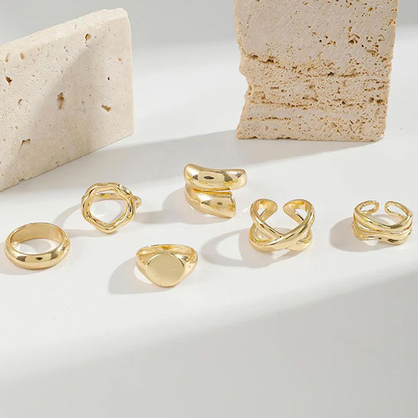 Chunky Rings Set of 6 Gold - Image 4