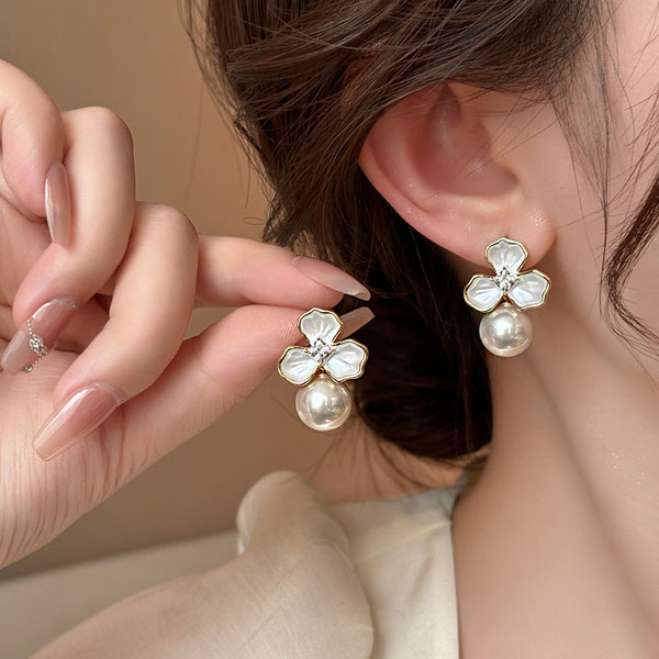 Pearl Blossom Luxury Stud Earrings